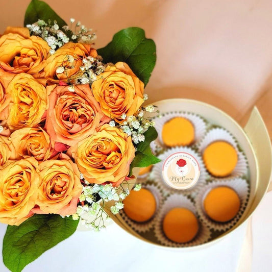 Happy Day | Surprise flower box with french macaroons - My Queen